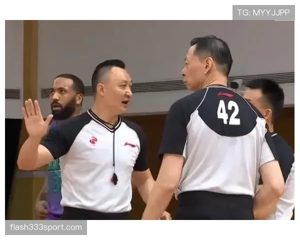 篮球规则中脚踢球违例是如何判定的? 篮球规则中脚踢球违例是如何判定的?